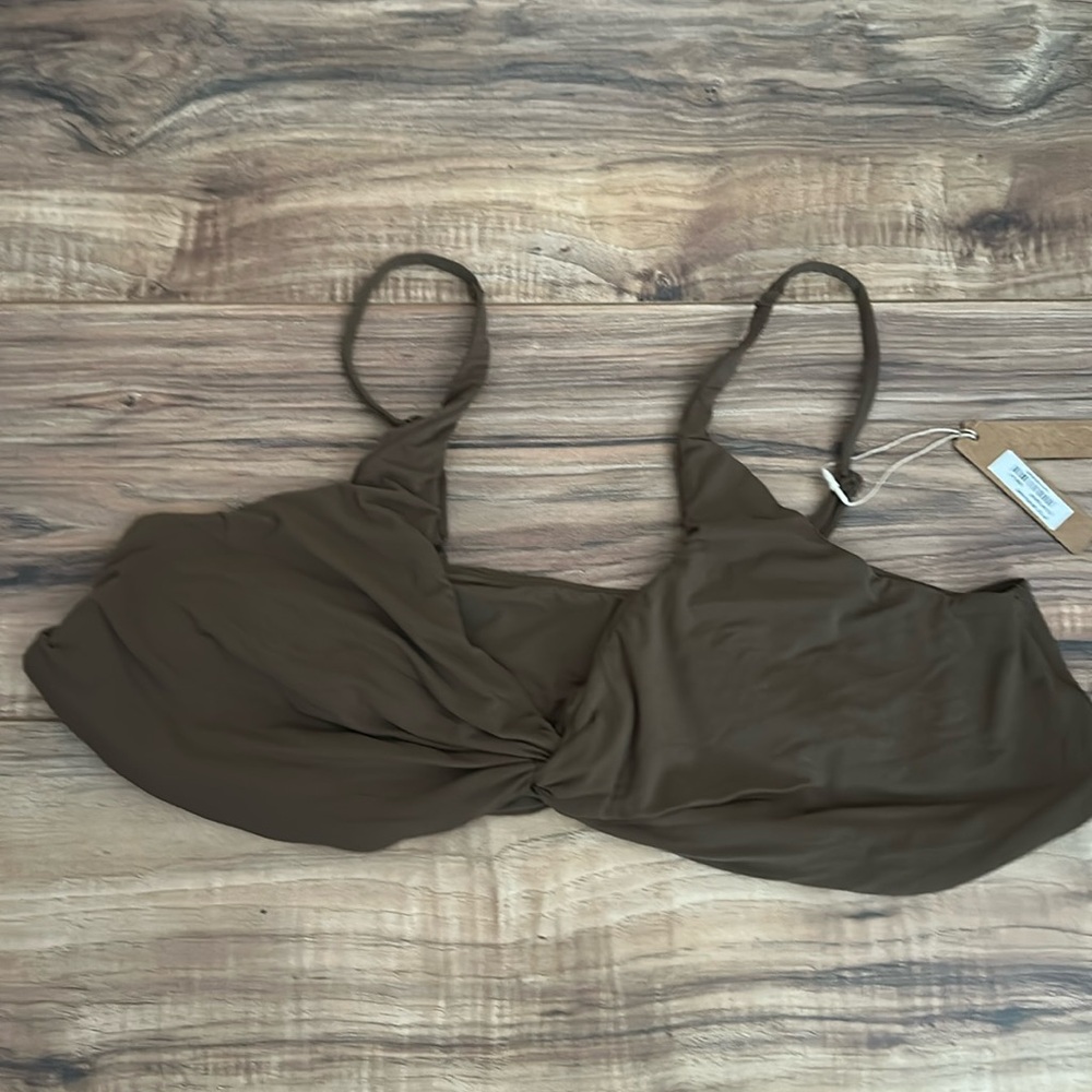 SKIMS NWT twist front bralette top color: oxide Size 4X